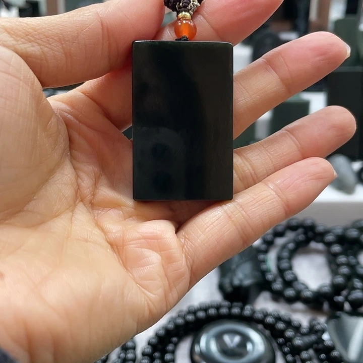 【闪购商品】颈饰未镶嵌和田玉（青玉）