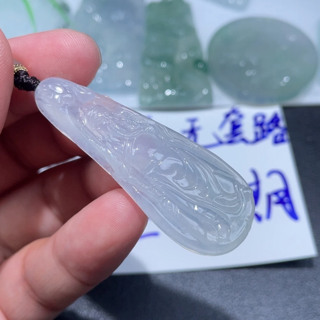 颈饰未镶嵌翡翠…………