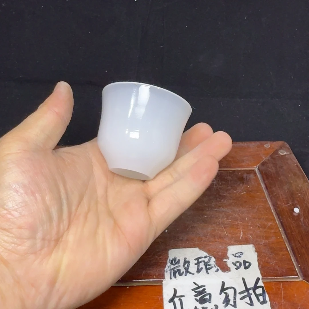 微瑕疵介意勿拍陶瓷器皿S664