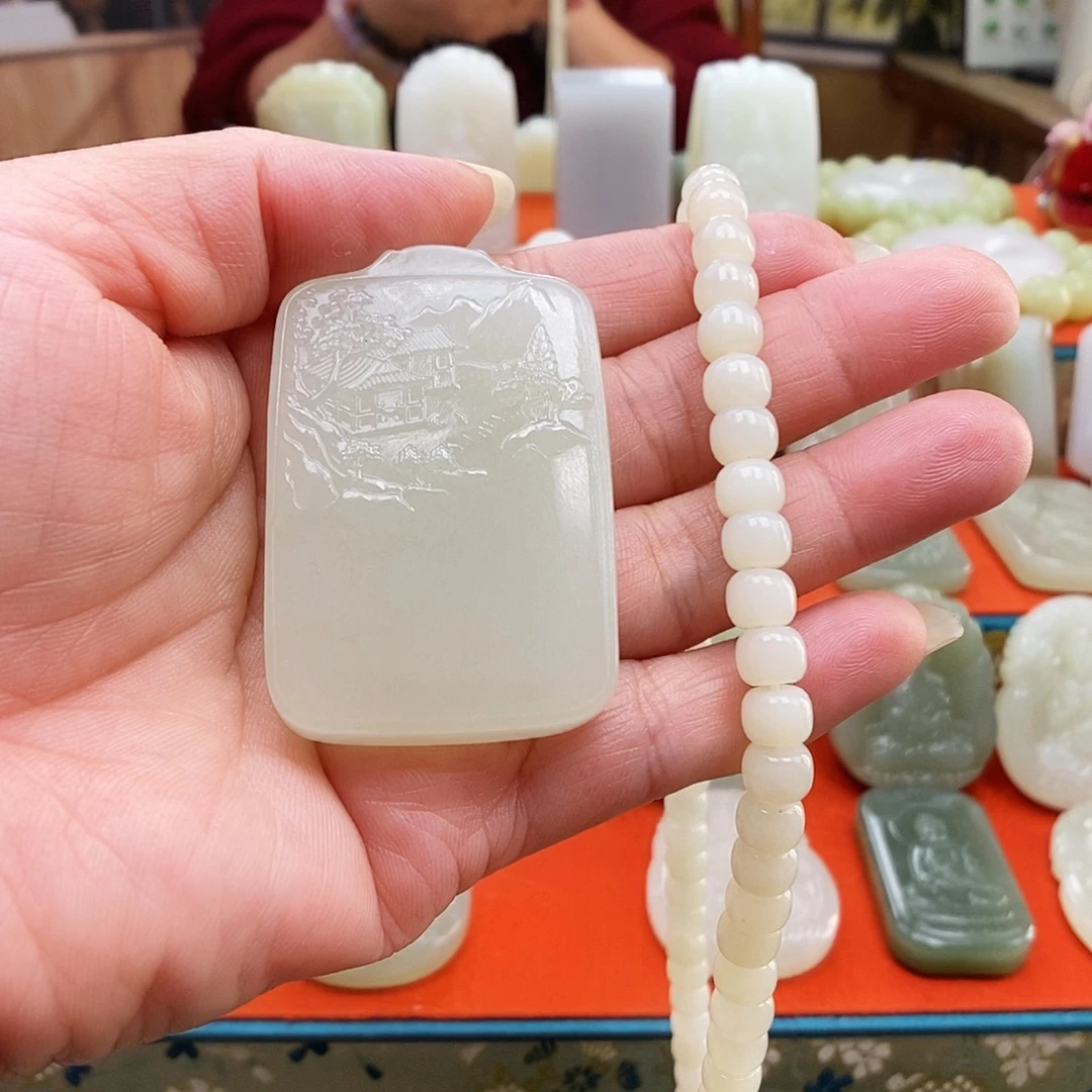 颈饰未镶嵌和田玉听***甜