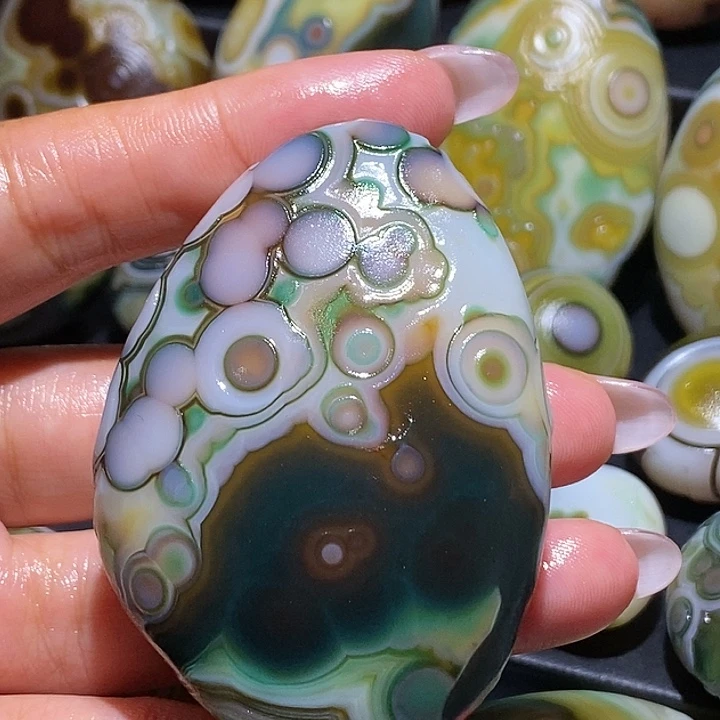 玛瑙/玉髓未镶嵌珠宝奇石79