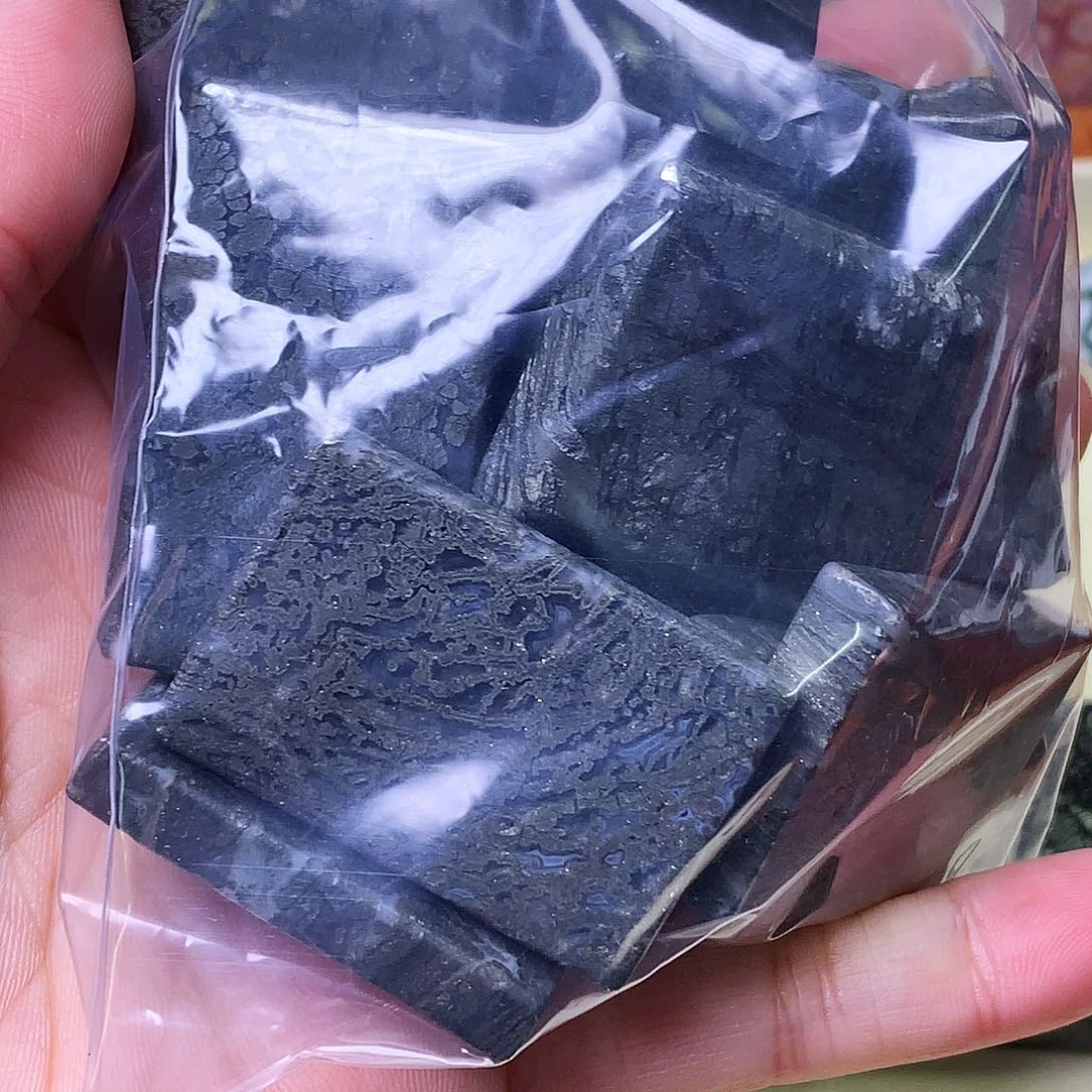 石英质玉颈饰未镶嵌牧*阳