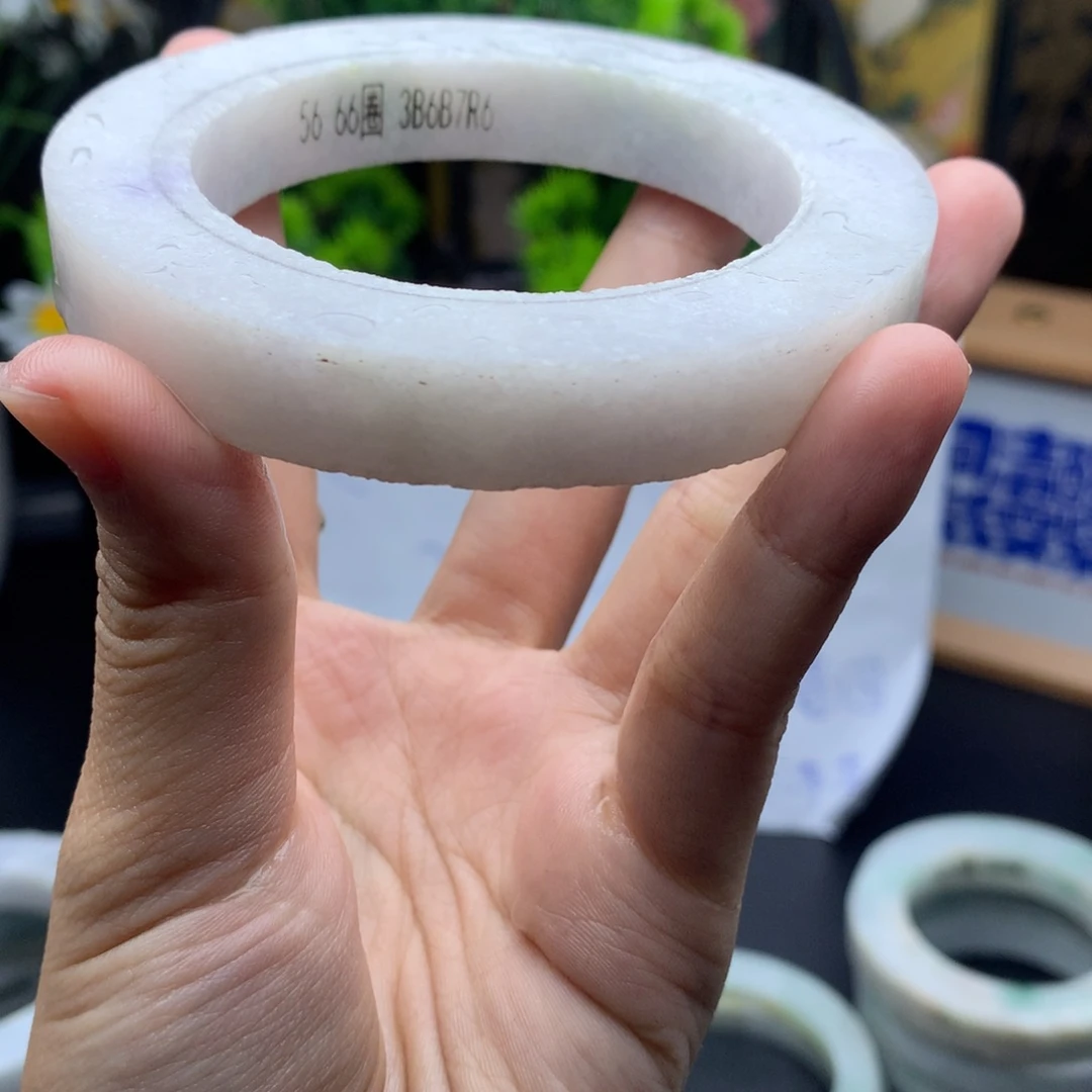 未镶嵌定制翡翠手镯定制翡翠