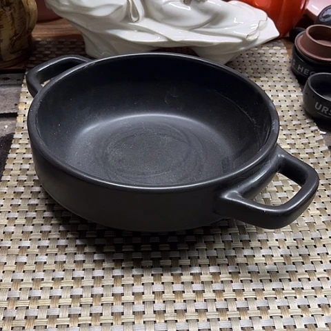 微瑕，明火，口径20高度6.5黑色无盖