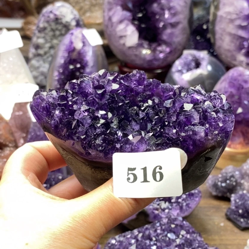 【闪购商品】紫晶大型摆件（非配饰）未镶嵌菠**?