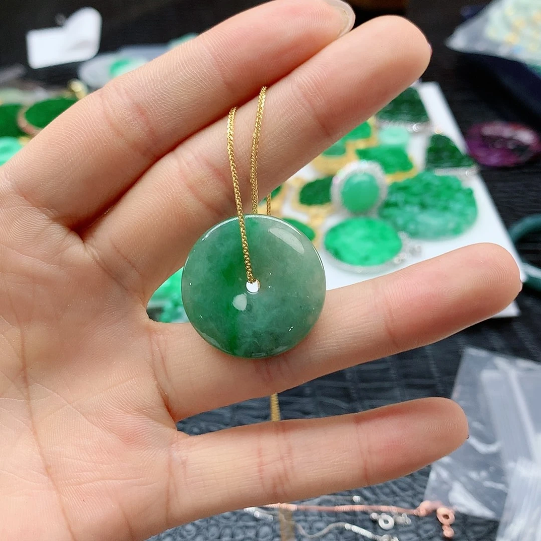 【闪购商品】翡翠吊坠(赠链)未镶嵌