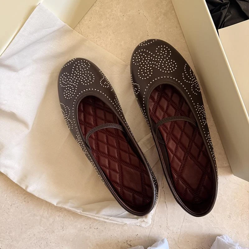 春秋网红时尚夏季新款圆头钉珠一字平底玛丽珍韩版单鞋女小皮鞋