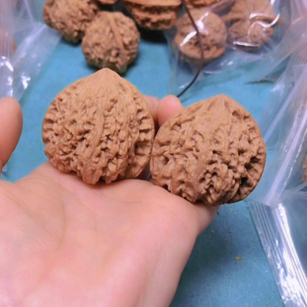 【闪购商品】把件核桃43虎头王修尖