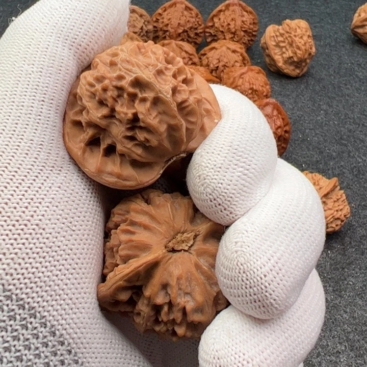 文玩核桃把件原生态宫灯88