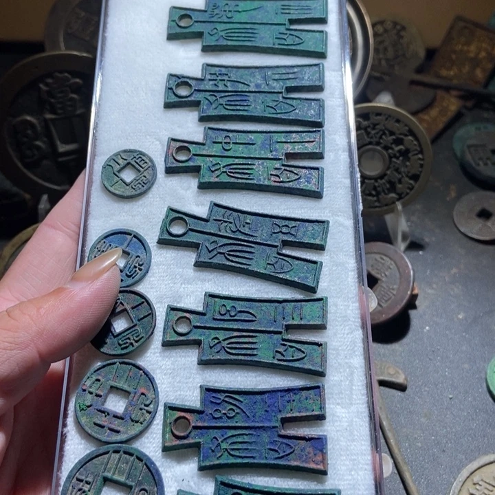 知***人铜现代工艺品仿制品