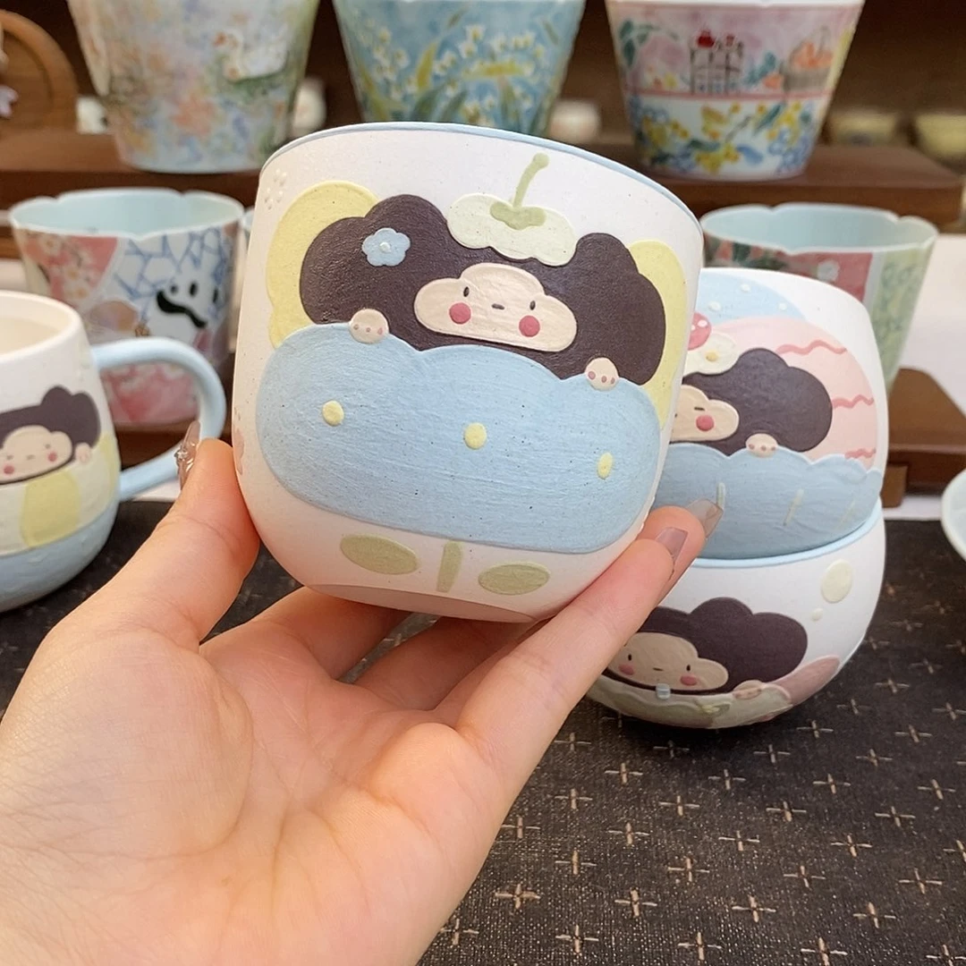 手绘釉下彩手握杯