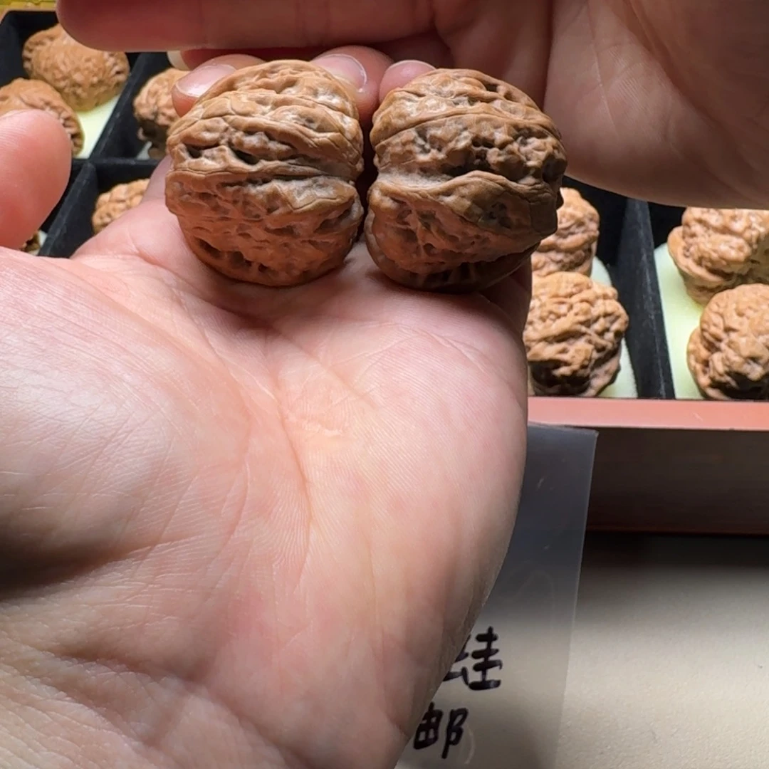 文玩核桃吊坠延山