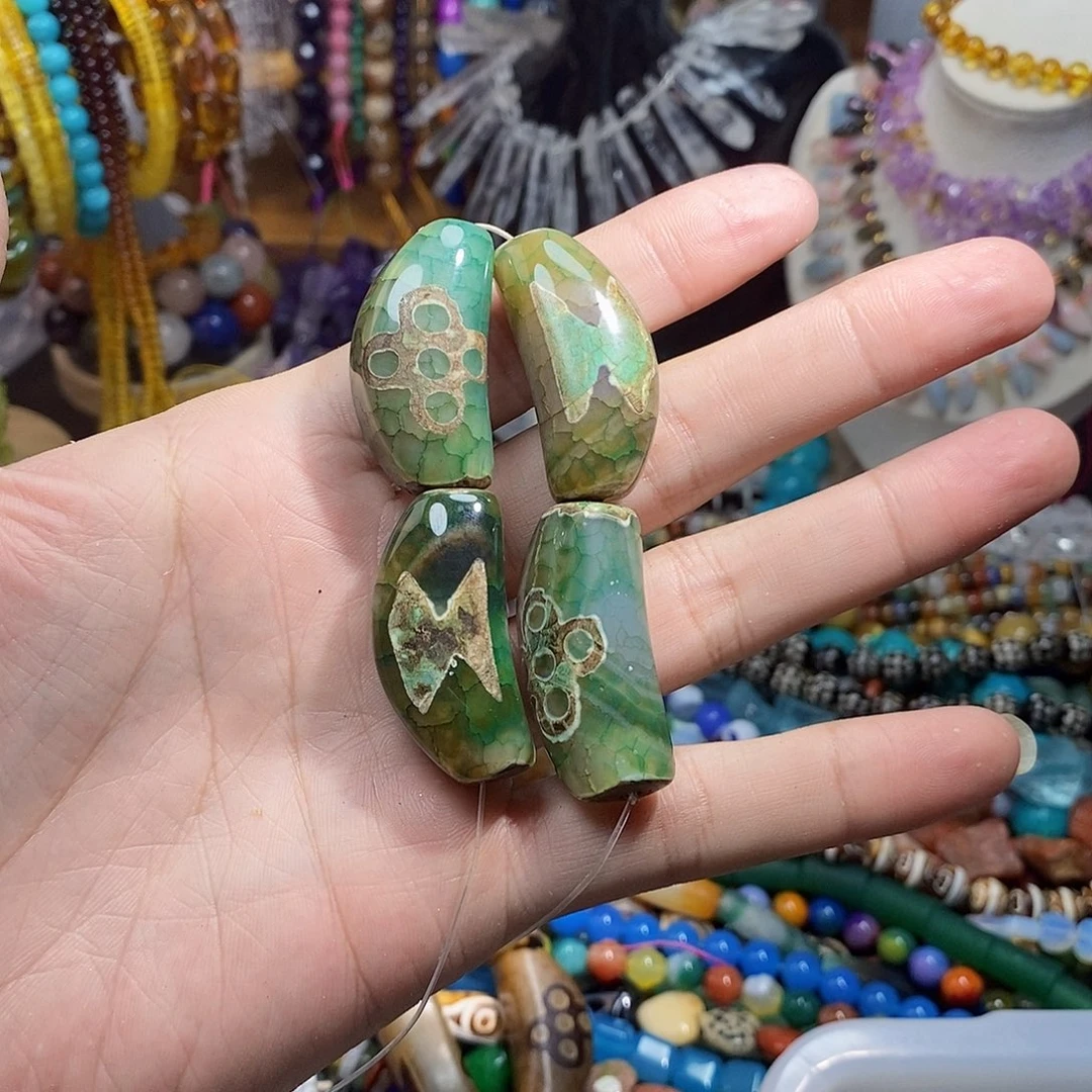 石英质玉未镶嵌，2个天珠老玛瑙勒子20×39mm，