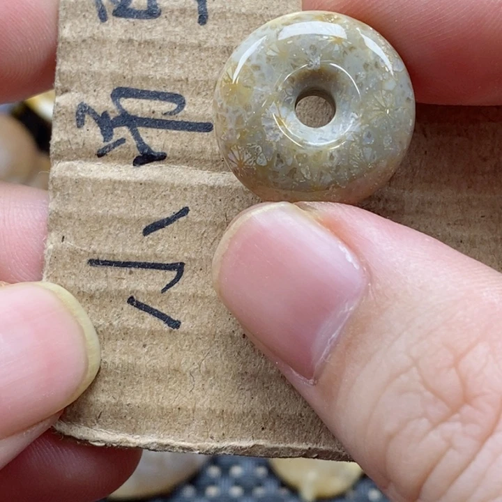 硅化珊瑚（珊瑚玉）颈饰未镶嵌8**帝