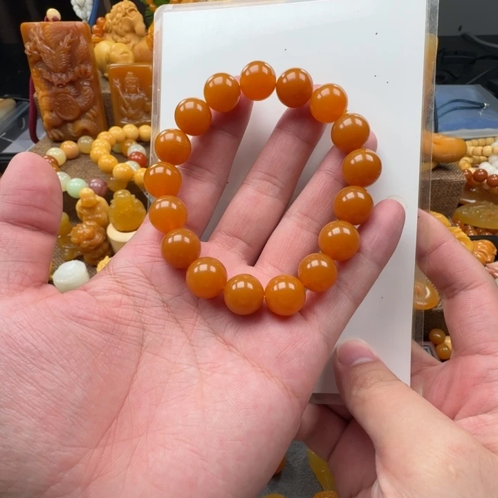 颈饰未镶嵌石英质玉