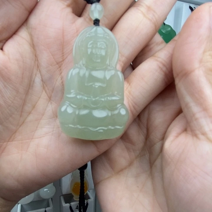石英质玉未镶嵌颈饰