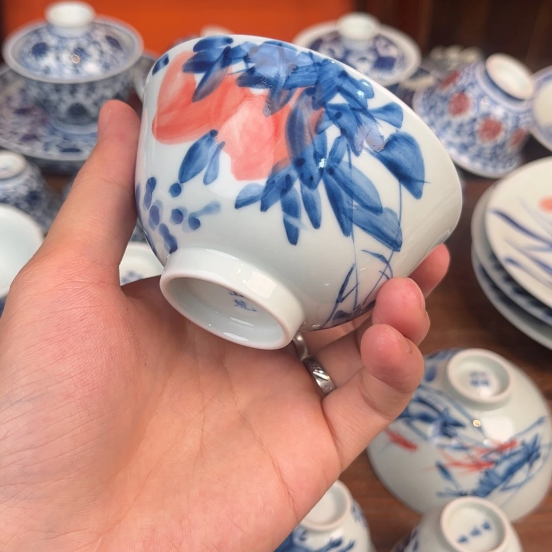 瓷片写意手绘青花杯子