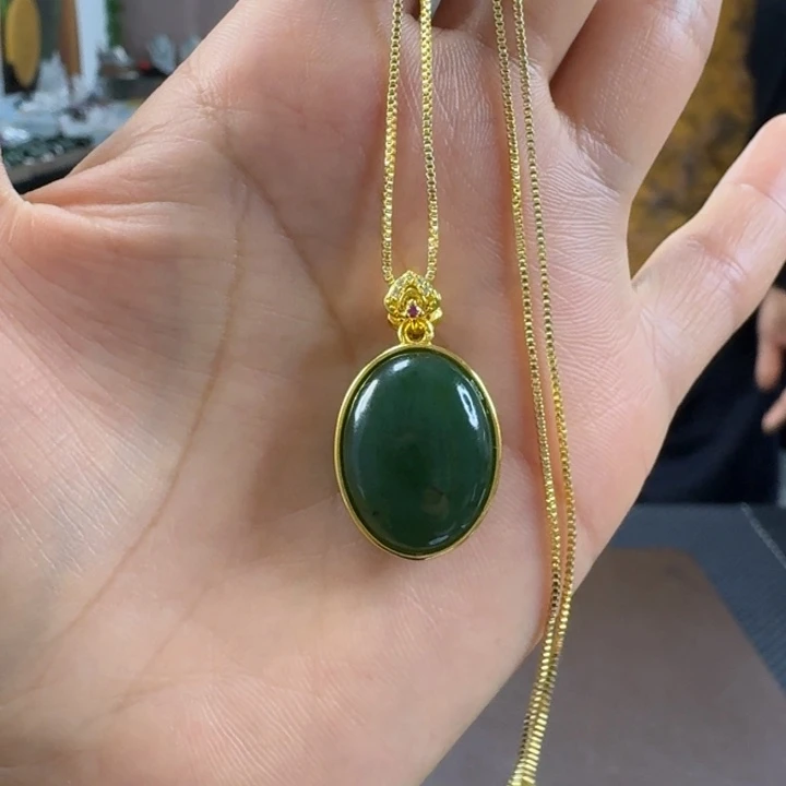 颈饰合金和田玉（碧玉）