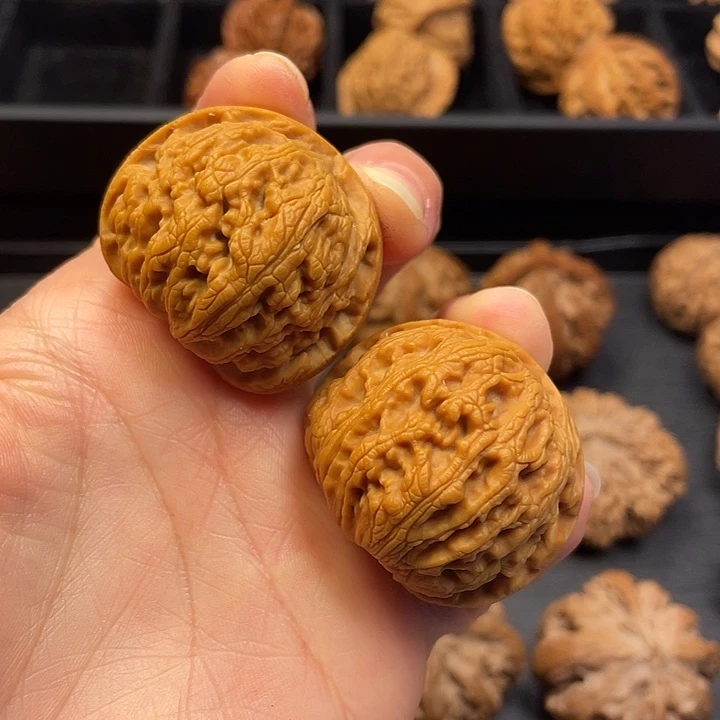 文玩核桃吊坠秦岭以南是黄河中游