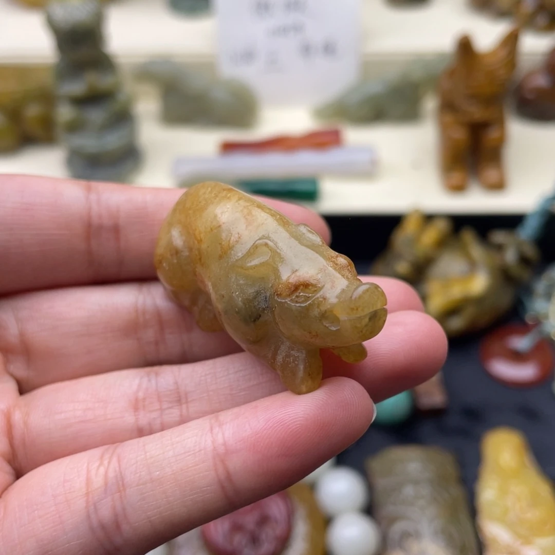 蛇纹石玉未镶嵌颈饰1