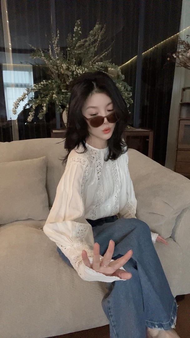 悦悦专属【雾月花蹊】蕾丝镂空拼接欧若风衬衣L118