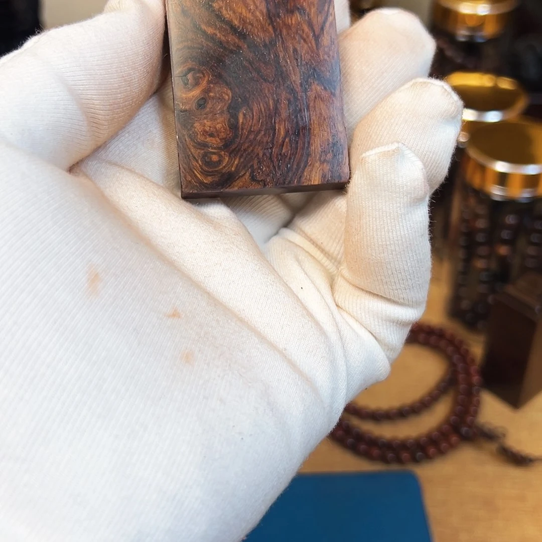 檀香紫檀（小叶紫檀）饕