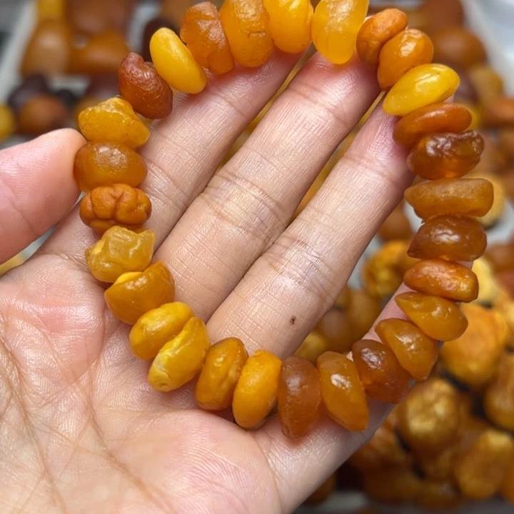 琥珀未镶嵌颈饰天然蜜蜡