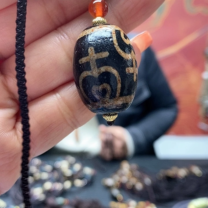 玛瑙/玉髓颈饰合金