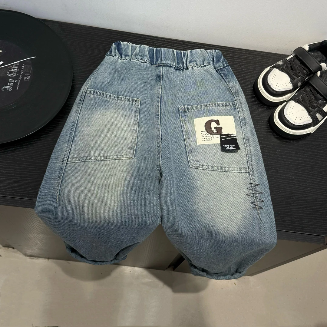 C25813男童春季后袋G字标牛仔裤