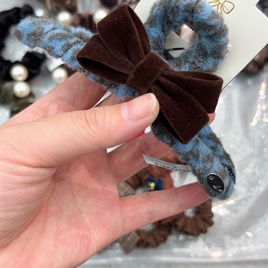 布艺非金属蓝色抓