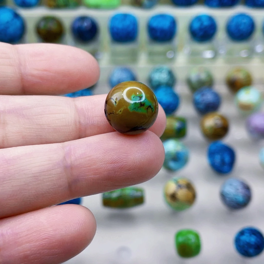 未镶嵌绿松石颈饰