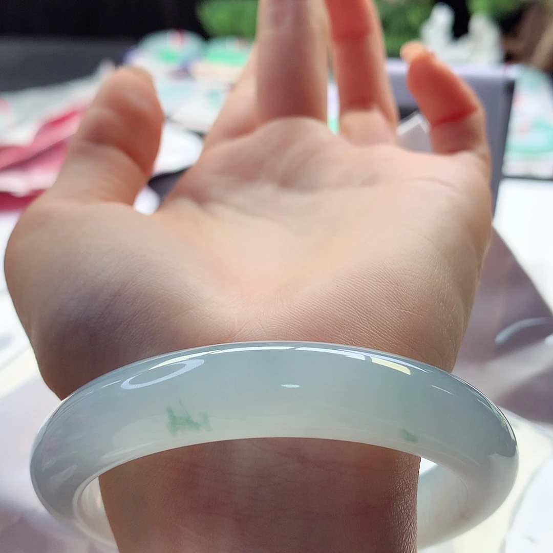 翡翠手镯未镶嵌天然翡翠61-62晴蓝水飘绿花大圈口