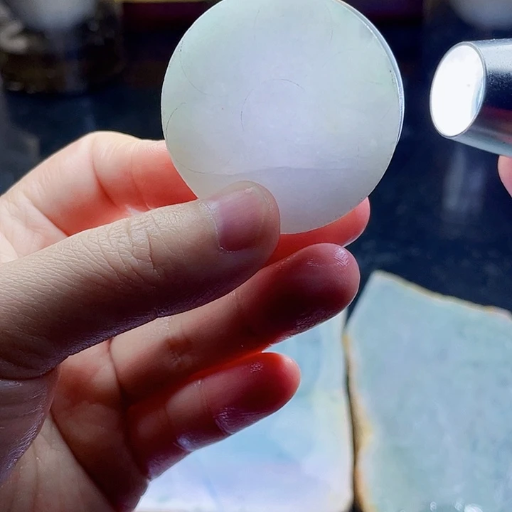 翡翠未镶嵌颈饰毛料7