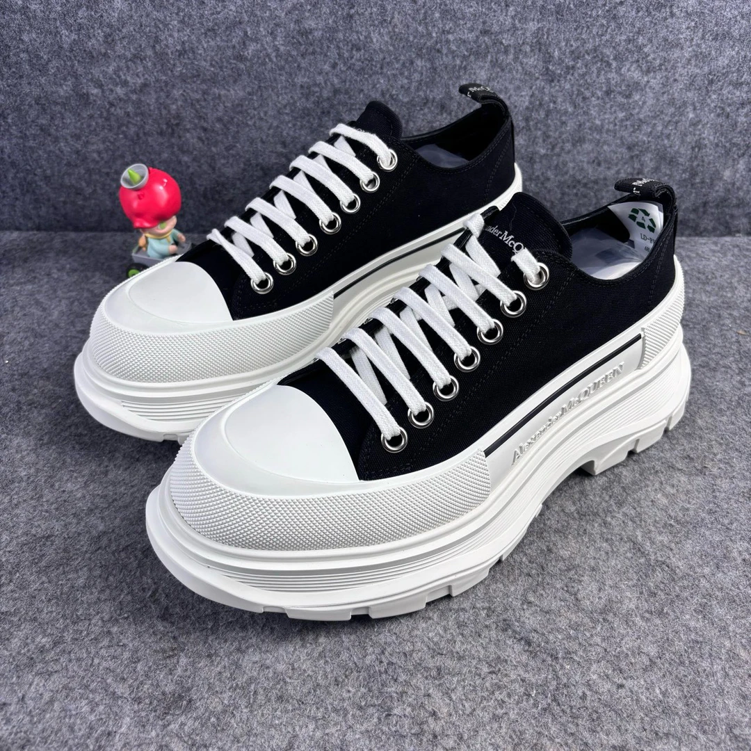 99新 Alexander McQueen/亚历山大·麦昆 黑白马丁靴 40码 YLP1750
