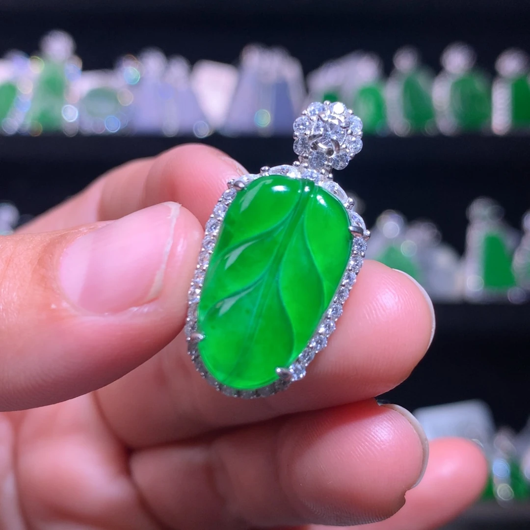 【闪购商品】颈饰银S925镶嵌翡翠天然翡翠