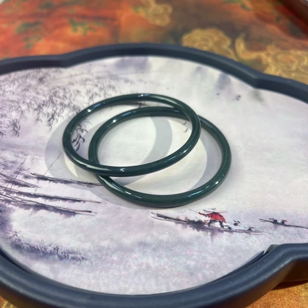 和田玉叮当镯一对