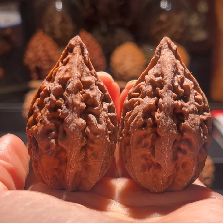 文玩核桃吊坠观音瓶90花皮