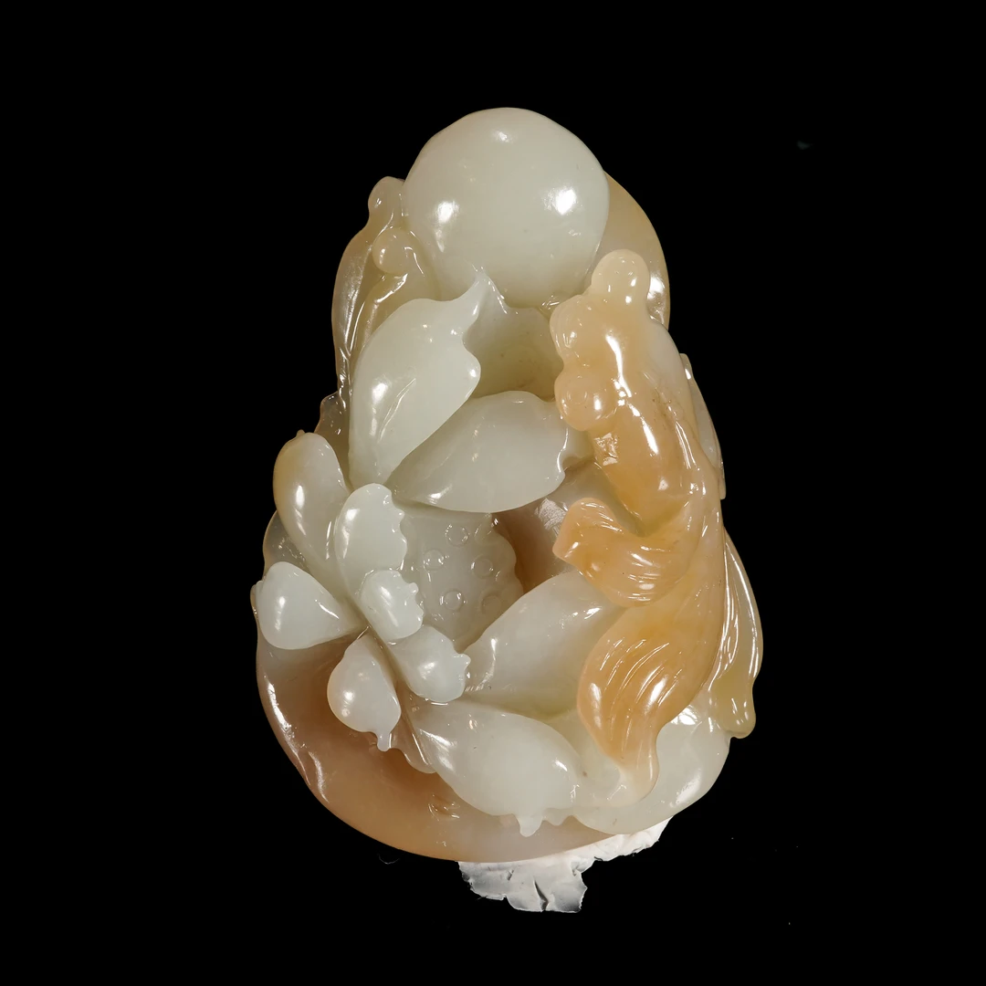 LOT.001和田玉巧雕荷塘月色佩/X4267