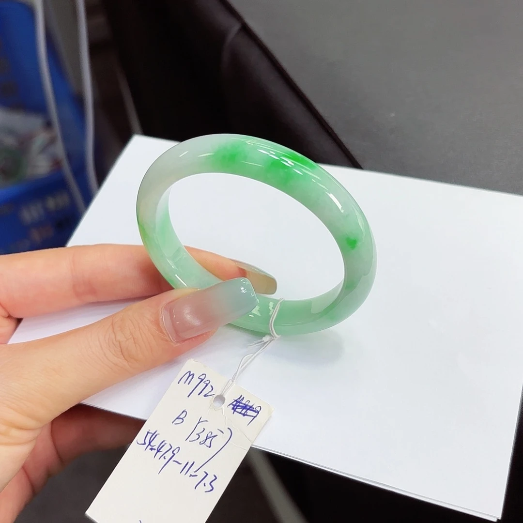 翡翠手镯（贵妃镯）未镶嵌天然缅甸翡翠A货手镯 29