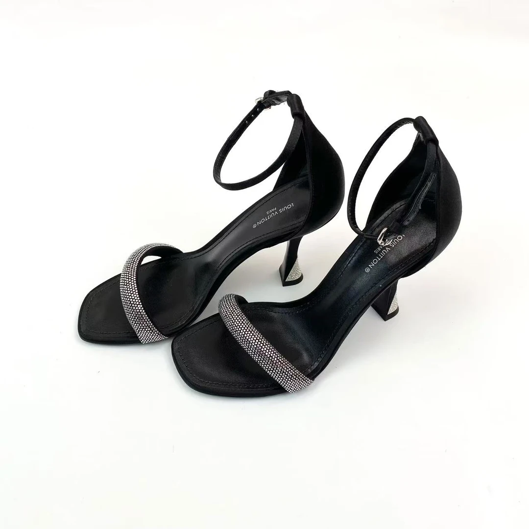 未使用 LouisVuitton/路易威登  gg148 批量 黑色水钻高跟鞋 38码