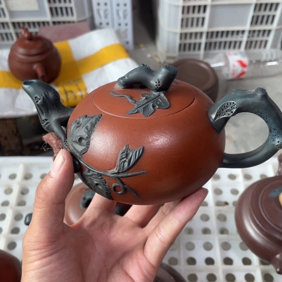 茶壶紫砂老厂紫砂壶一件。