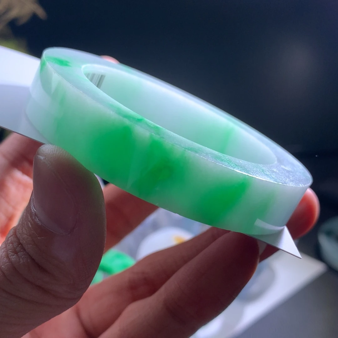 定制翡翠未镶嵌手镯