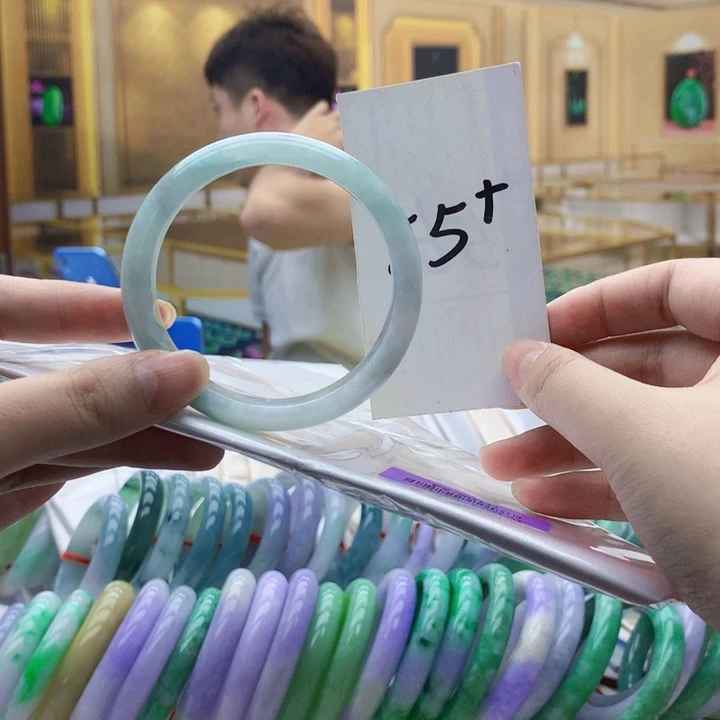 翡翠未镶嵌手镯pp