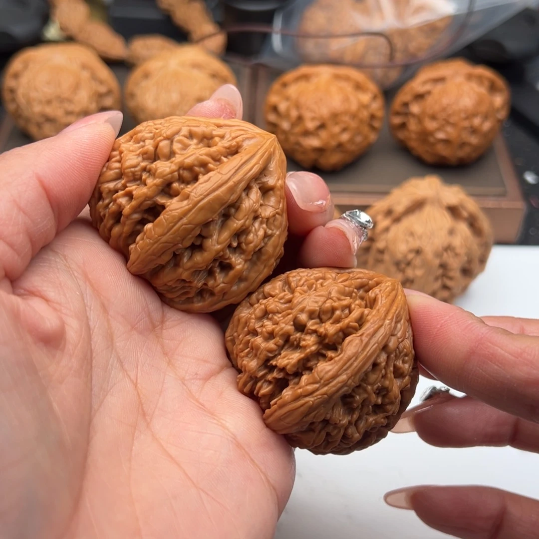 文玩核桃把件虎头王40