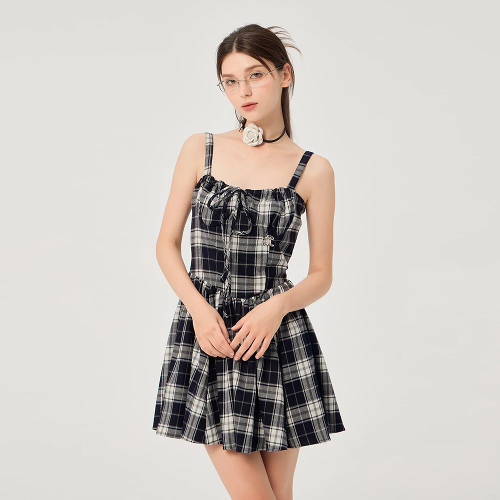 ikyou设计感小众女夏季新款收腰显瘦背心裙度假裙