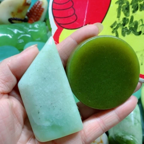 蛇纹石玉未镶嵌手把件