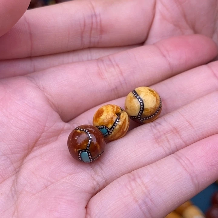 白***白未镶嵌琥珀裸石蜜蜡T