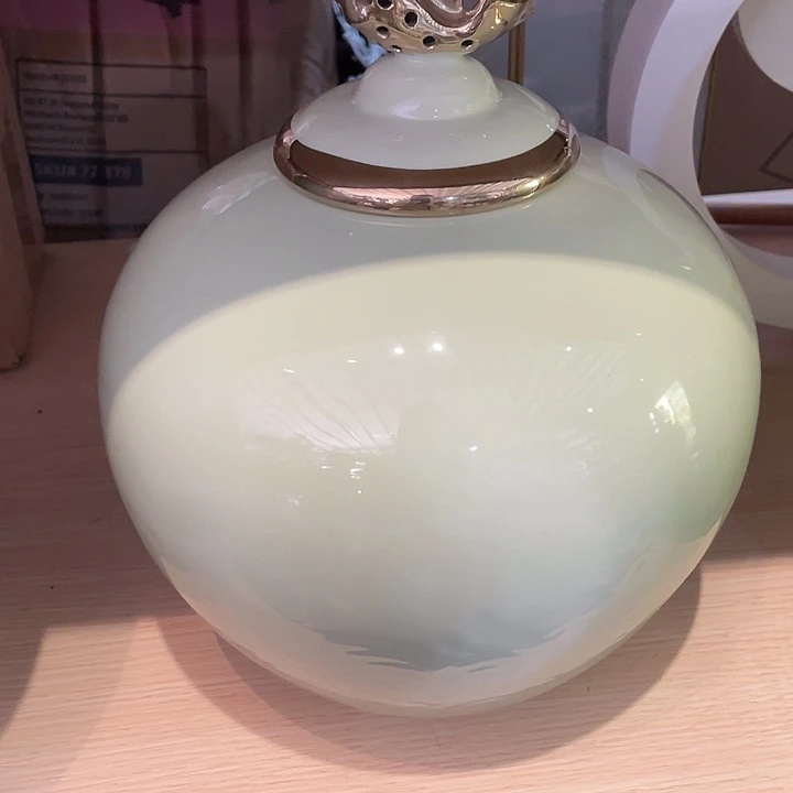 陶瓷花瓶部分（微瑕）