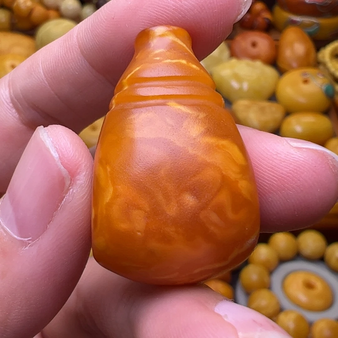 蜜蜡未镶嵌珠宝奇石三通