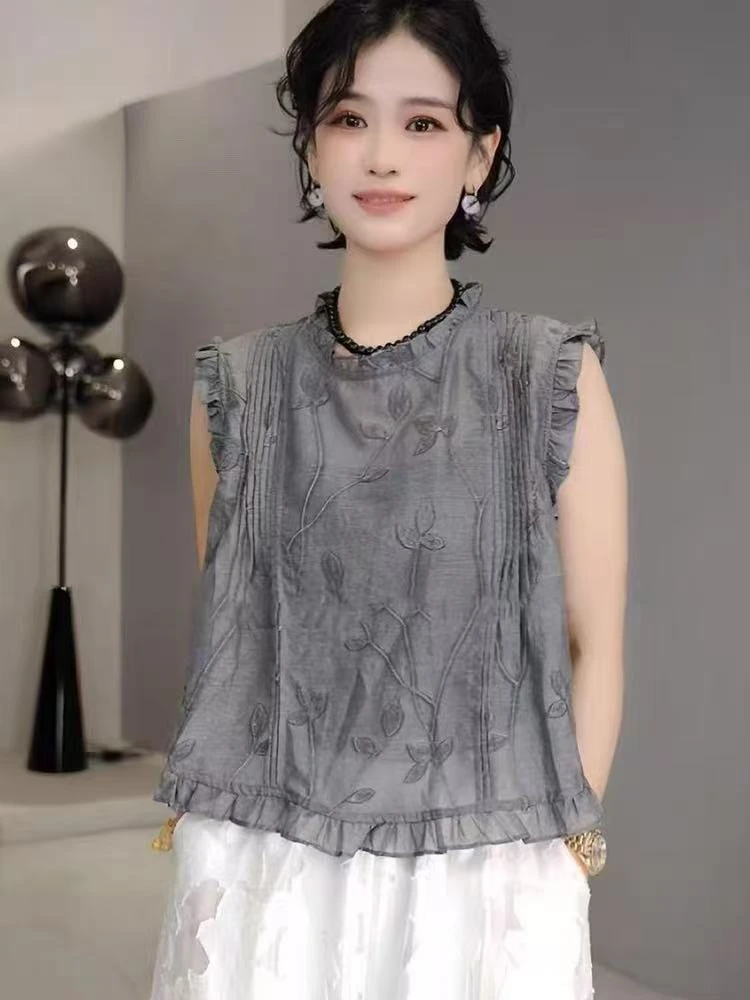 “含烟”2025夏季复古休闲花边娃娃领立体植物设计百搭上衣